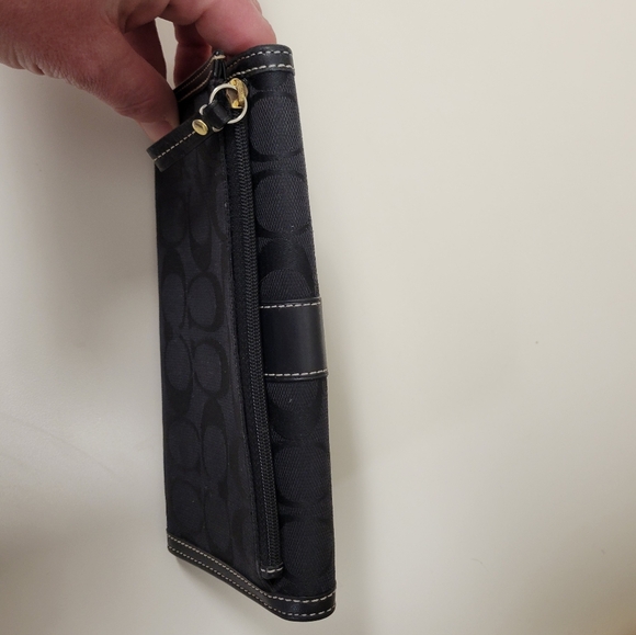 Coach Leatherware Signature Folding Snap Wallet - Picture 2 of 9